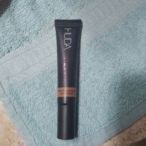 Huda beauty overachiever concealer